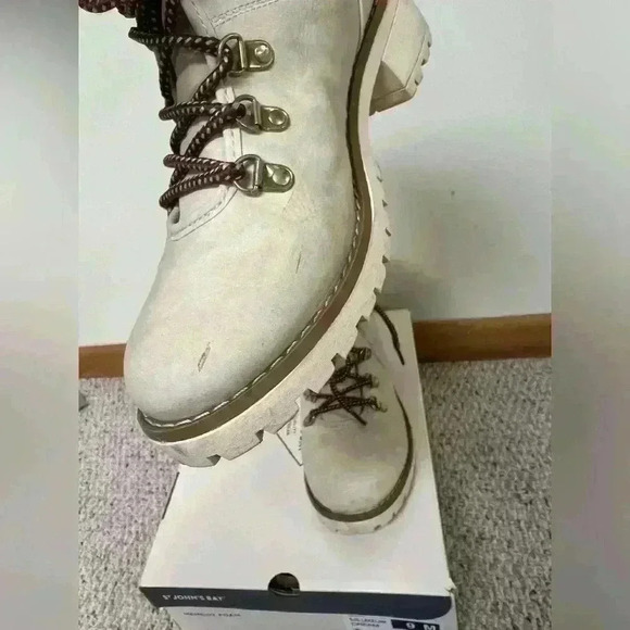 St. John's Bay Landson Boots 9 Womens Off White Faux Leather Lace Up Comfort - Picture 3 of 12